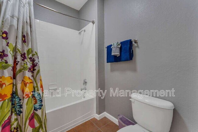 Building Photo - 14200 Avalon Rd