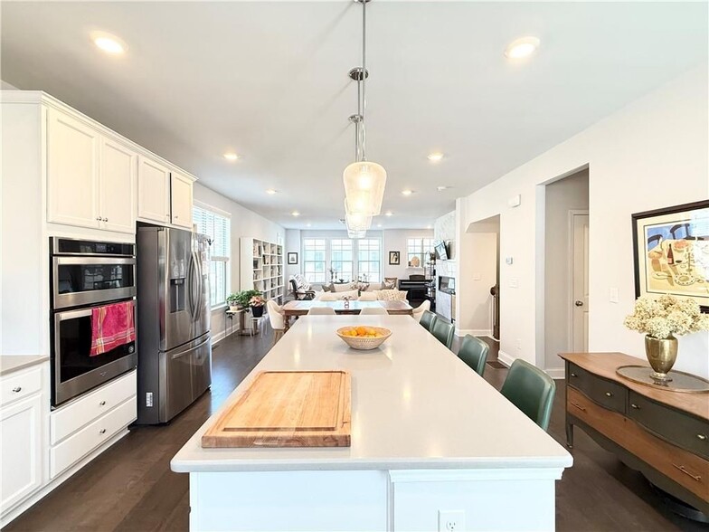 Building Photo - 2520 Great Silver Fir Aly