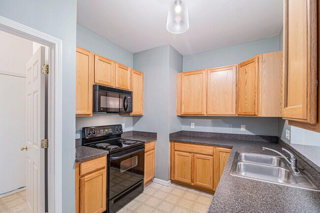 Building Photo - 8104 Addington Dr