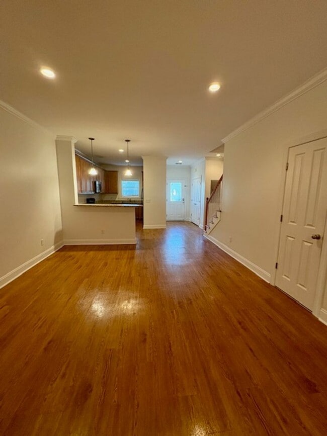Building Photo - Desirable Two-story Lake Palmetto Townhouse