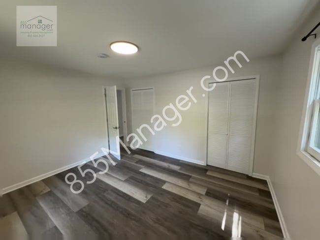 Building Photo - Fully Renovated 3-Bedroom Home with Sunroo...