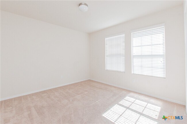 Building Photo - 3903 Endicott Dr