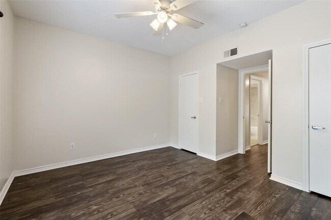 Building Photo - 8555 Fair Oaks Crossing