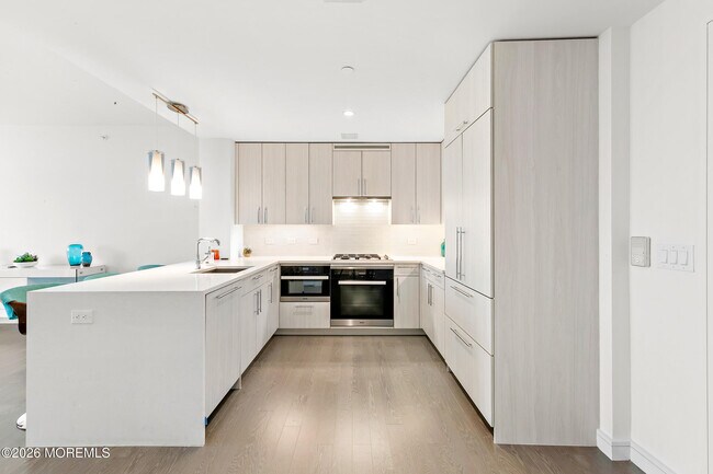 Building Photo - 15 Morris Ave