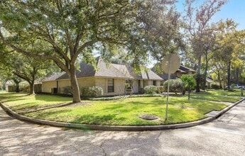 Building Photo - 3926 Oak Gardens Dr