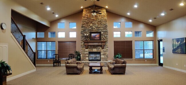 Building Photo - 1077 Kettering Dr