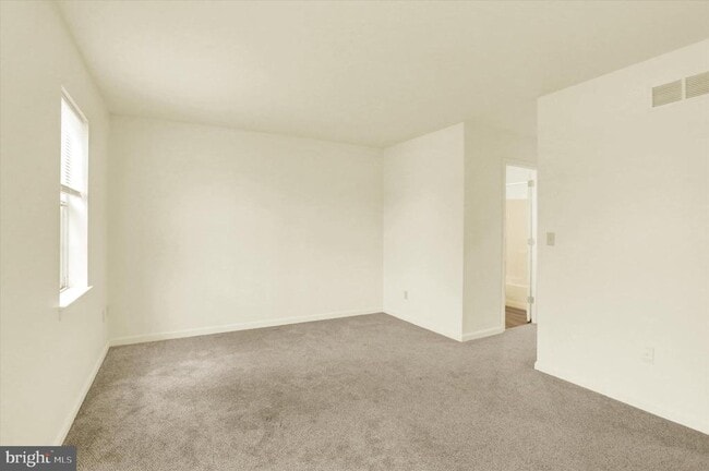 Building Photo - 903 Cambridge Ct