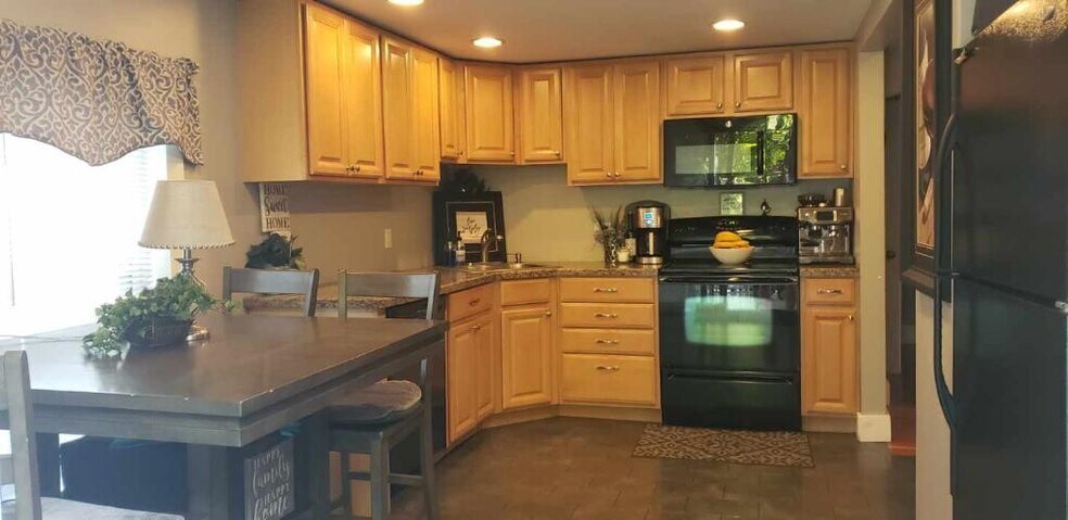 Kitchen - 56 Mount Vernon St