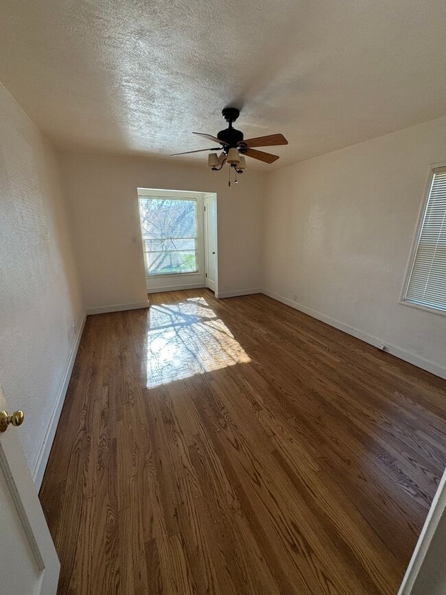 Building Photo - 1201 W Elm St