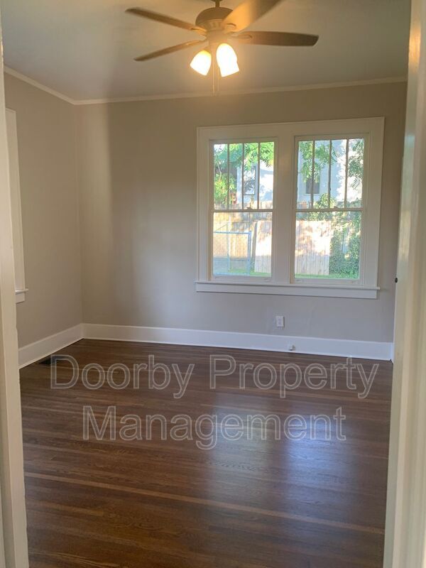 Building Photo - 2300 Elmendorf St
