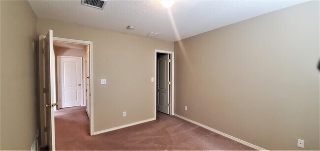 Building Photo - 3408 Blue Earth Ln