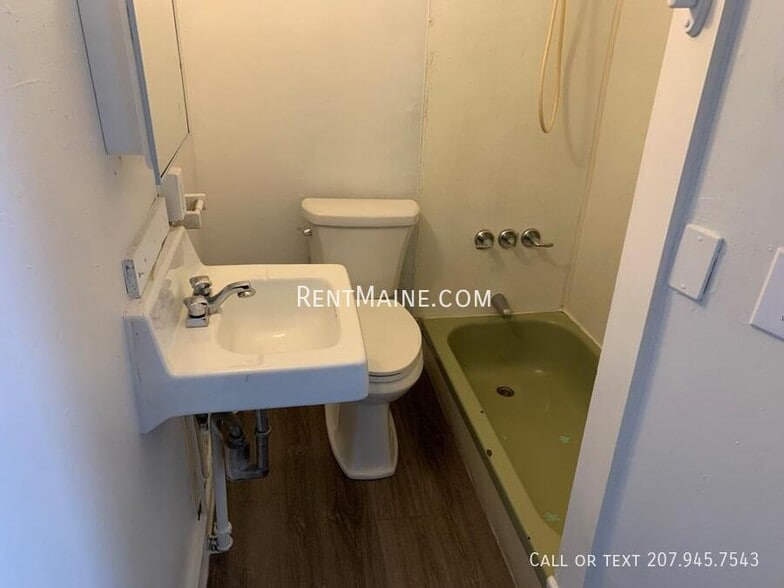 Building Photo - 97 Center St