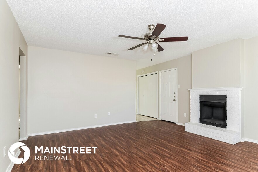 Building Photo - 2942 Mesa View Dr