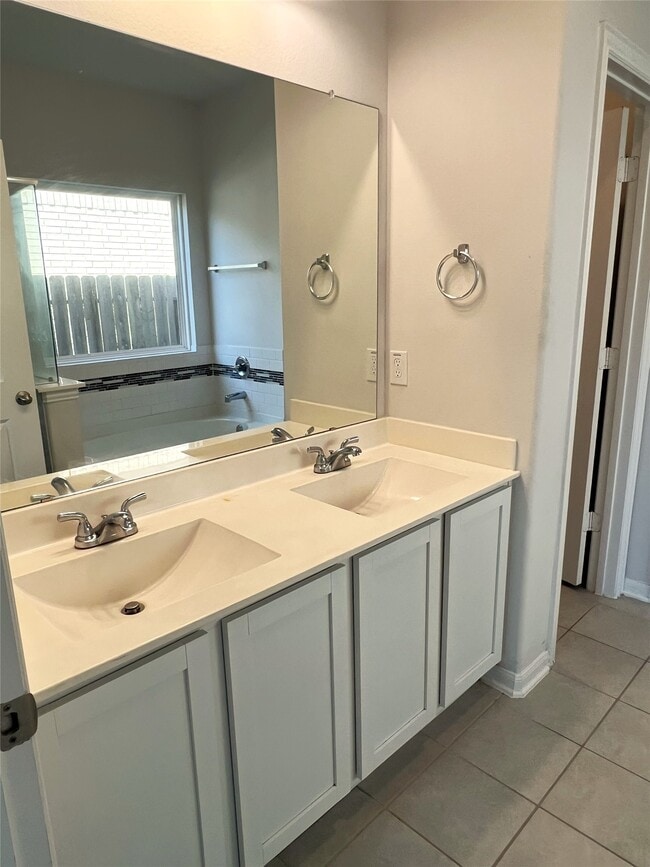 Building Photo - 14302 Beach Pine Trail