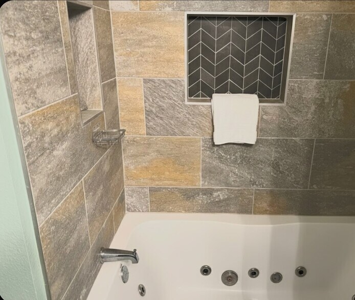 Building Photo - 1516 Gulfview Dr