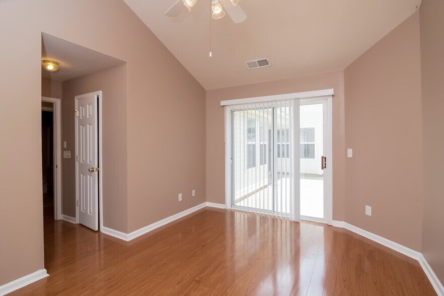 Building Photo - 164 Highland Falls Dr