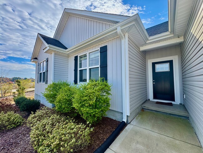 Building Photo - 15 Jones Crk Ln