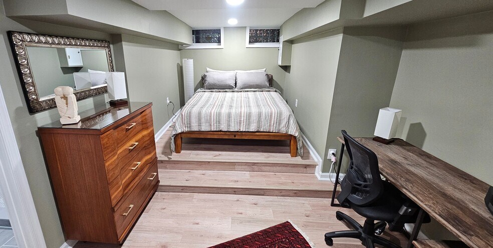 Building Photo - 4633 Kernwood Ave