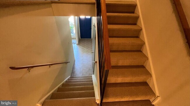 Building Photo - 744 Summit Chase Dr