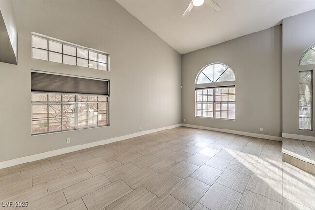 Building Photo - 20 Fantasia Ln