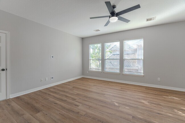 Building Photo - 63 W Artist Grove Pl