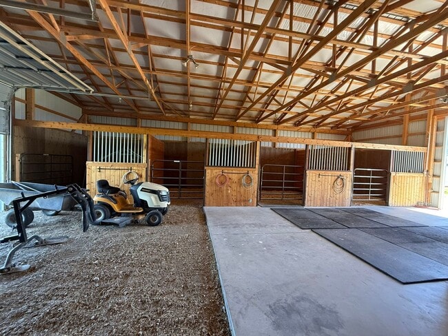 Building Photo - Dream Stevensville Horse Property on 8 acres