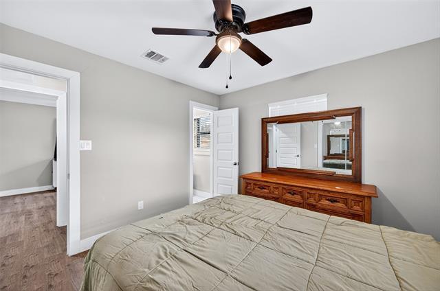 Building Photo - 604 E Summit St