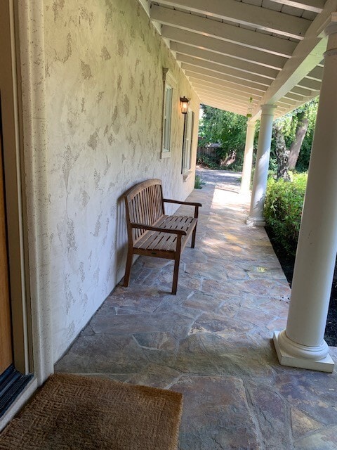 Building Photo - Gorgeous Property on Private Street conveniently located on West side near Downtown!