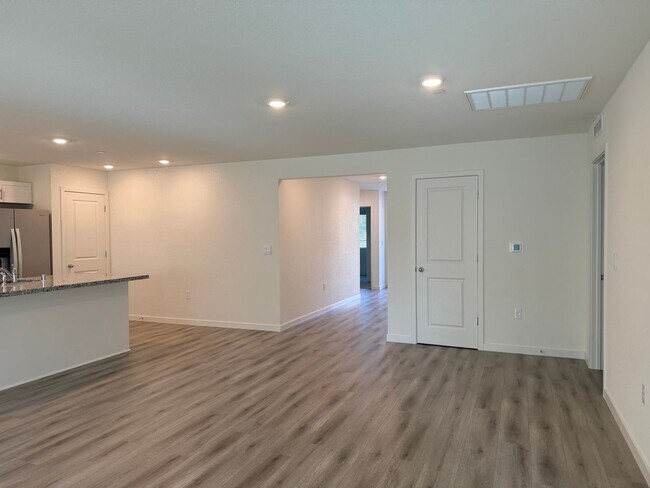 Building Photo - Brand new beautiful home! Please read enti...