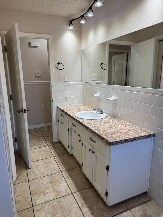 Building Photo - 895 Marion Anderson Rd