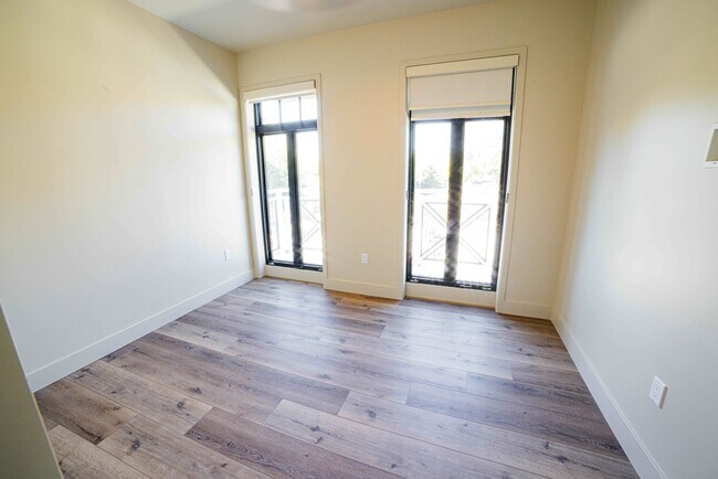 Building Photo - Rhine House Lofts