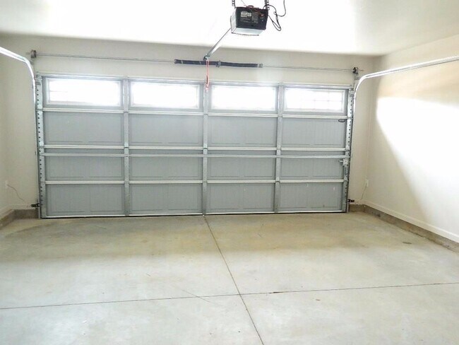 Building Photo - 2 Bedroom 2 Bath Duplex Near Tinker AFB