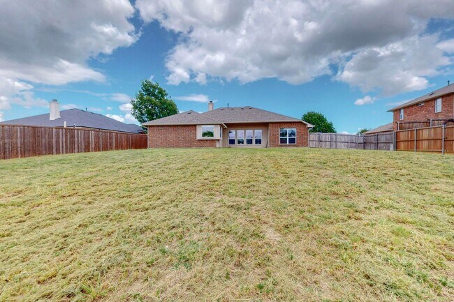 Building Photo - **Now pre-leasing, available to view early...