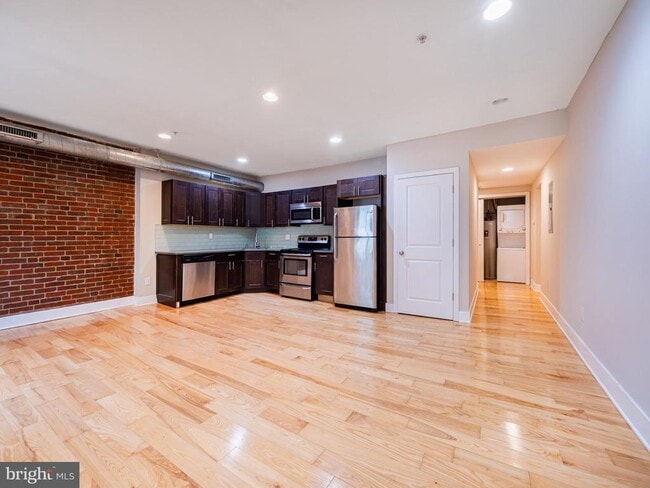 Building Photo - 2700 E Auburn St