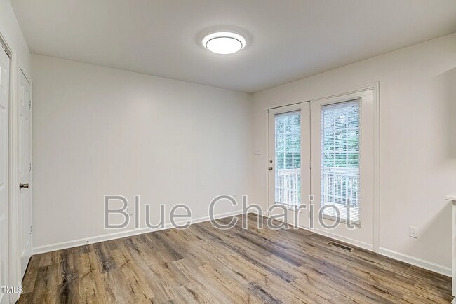 Building Photo - 1104 E Geer St