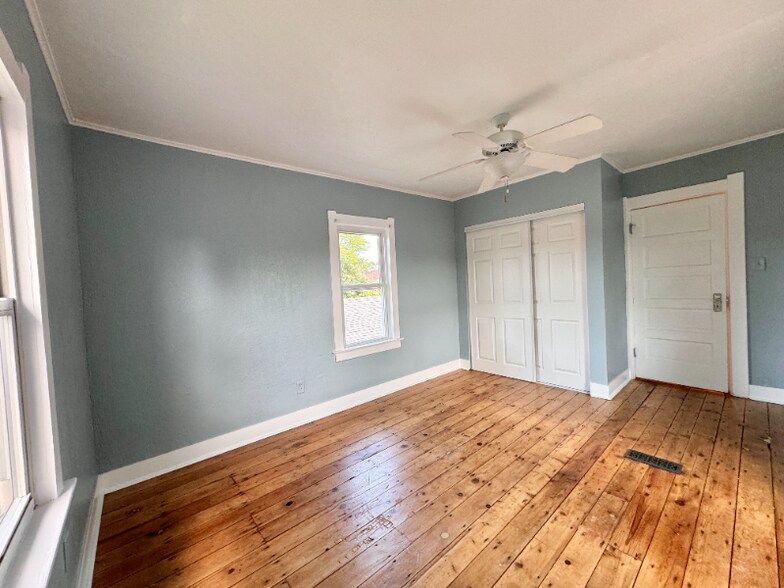 Building Photo - 930 Brinton Dr