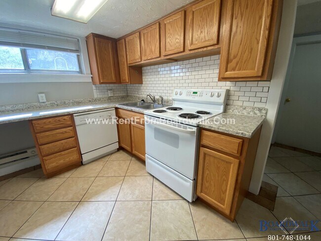 Building Photo - 228/230 S 300 W