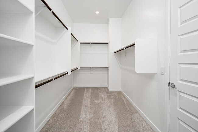 Building Photo - 3260 W Peak View Rd