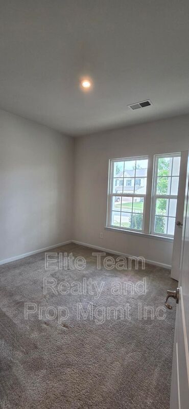 Building Photo - 7347 Raylee Ave SW