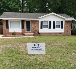 Building Photo - 3 bedroom 2 bath located off of Cherokee i...