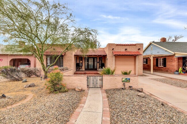 Primary Photo - Timeless Historic Santa-Fe Style Home in F...