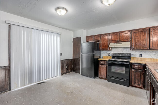 2BR, 2.5BA - 1225SF - Kitchen - The Southern Place