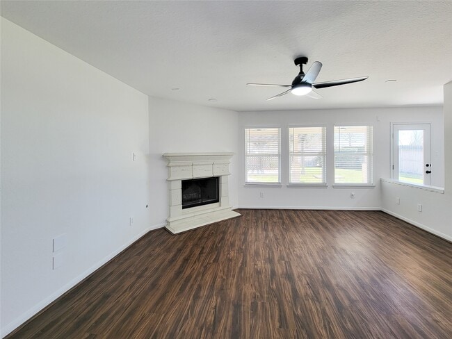 Building Photo - 21123 Amber Crossing Dr