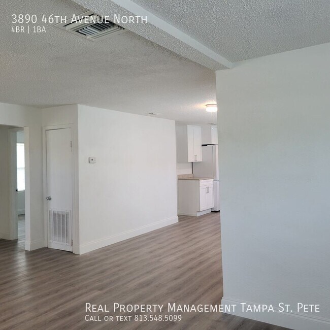 Building Photo - ***THE PERFECT ST PETE REHAB***