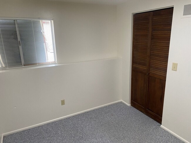 Building Photo - 2 Weeks Rent Free! 4 Bed, 3 Bath Condo in South Ogden
