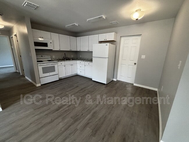 Building Photo - 1627 Palmetto St