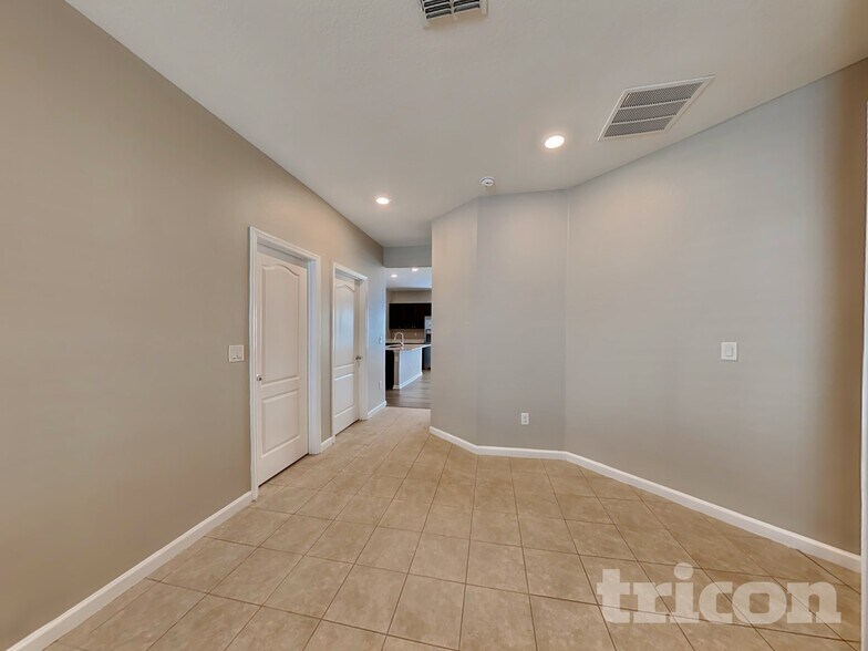 Building Photo - 164 Bloomfield Wy