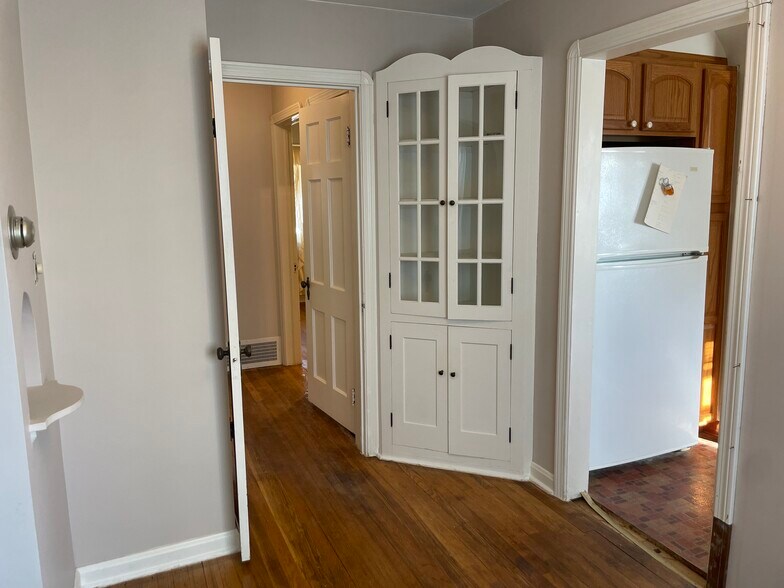 Building Photo - 4361 W 58th St