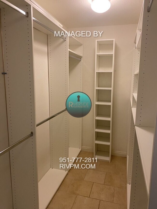 Building Photo - Beautiful 4-bedroom, 3-bathroom home located in the highly desirable Canyon Crest neighborhood.