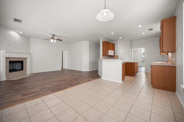 Building Photo - 4208 Glen Garden Dr